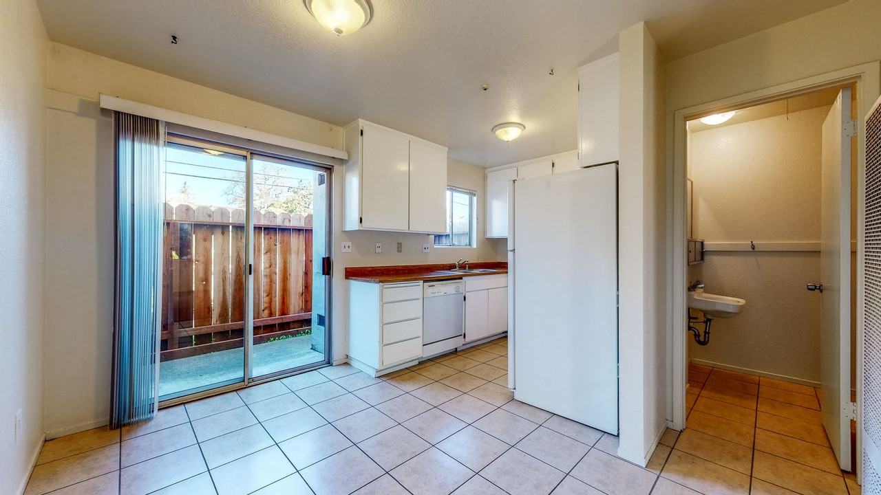 1331 North St - Photo 5 of 16