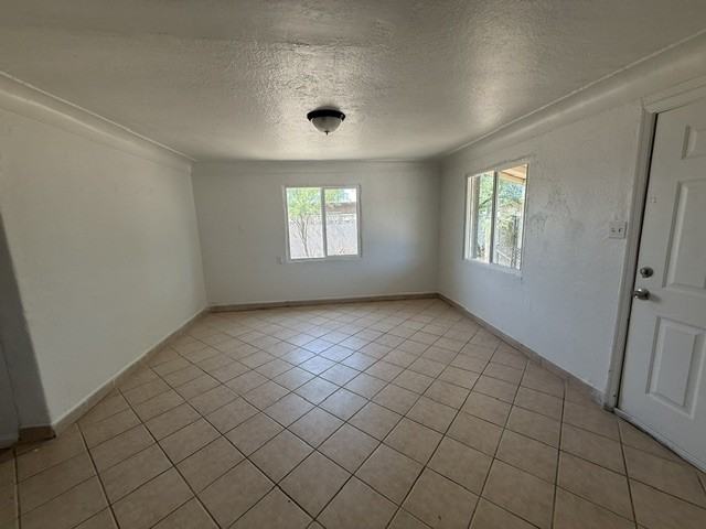 5144 S 11th Ave #1 - Photo 4 of 15