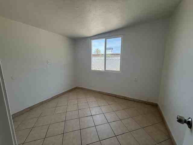 5144 S 11th Ave #1 - Photo 7 of 15