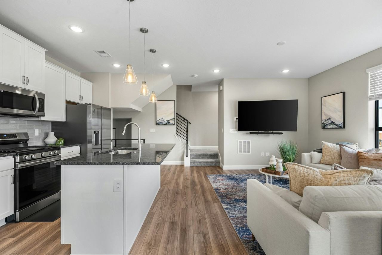 2014 South Holly Street, Unit 4 - Photo 4 of 35