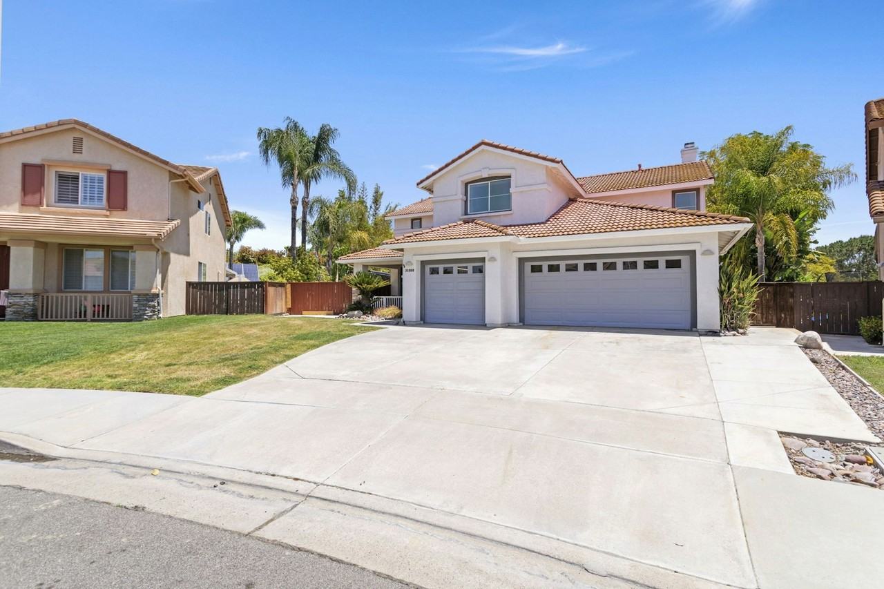 31500 Britton Circle - Photo 3 of 43