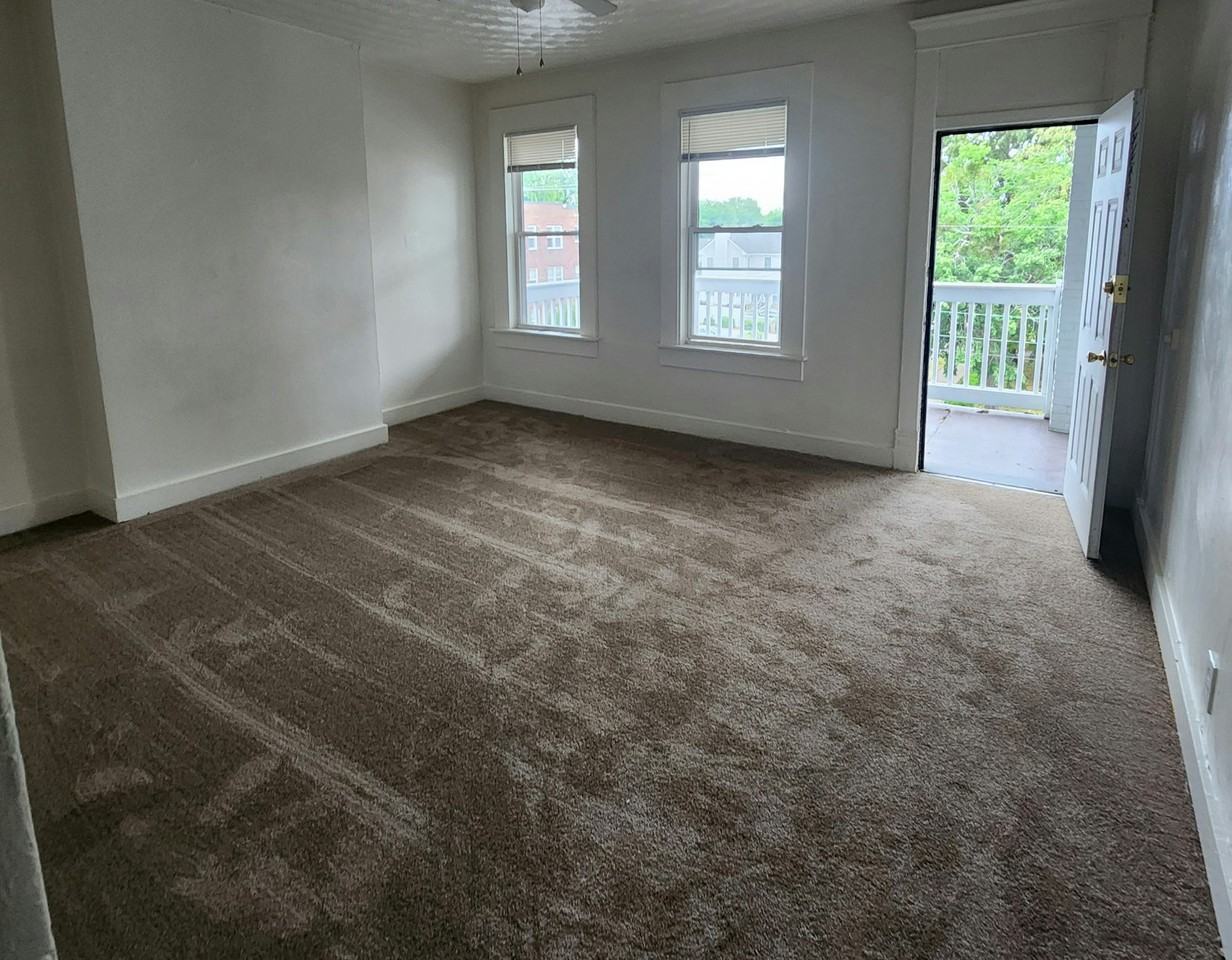 325 W 31st St, Unit 6 - Photo 2 of 10