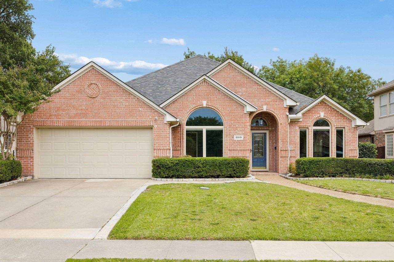 5010 Plantation Ln #1 - Photo 2 of 2