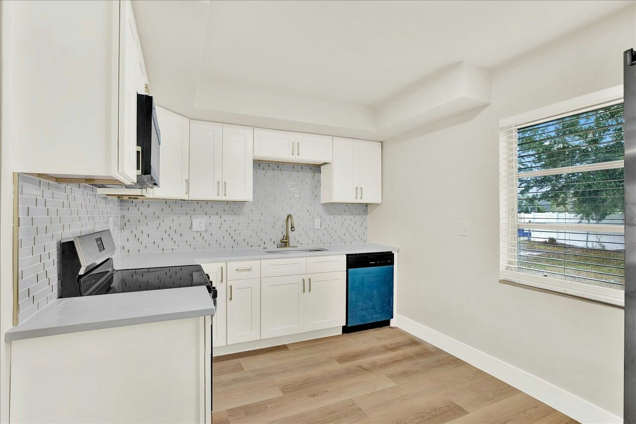 5543 Gulf Drive - Photo 5 of 20