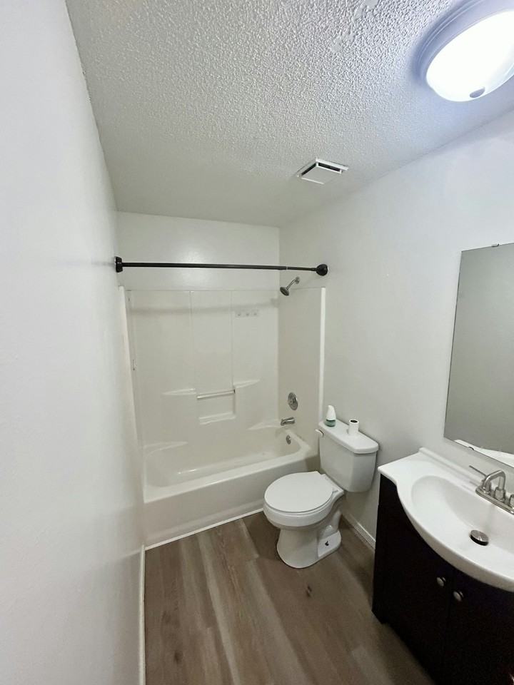 1417 West Rainey Street - Photo 7 of 9