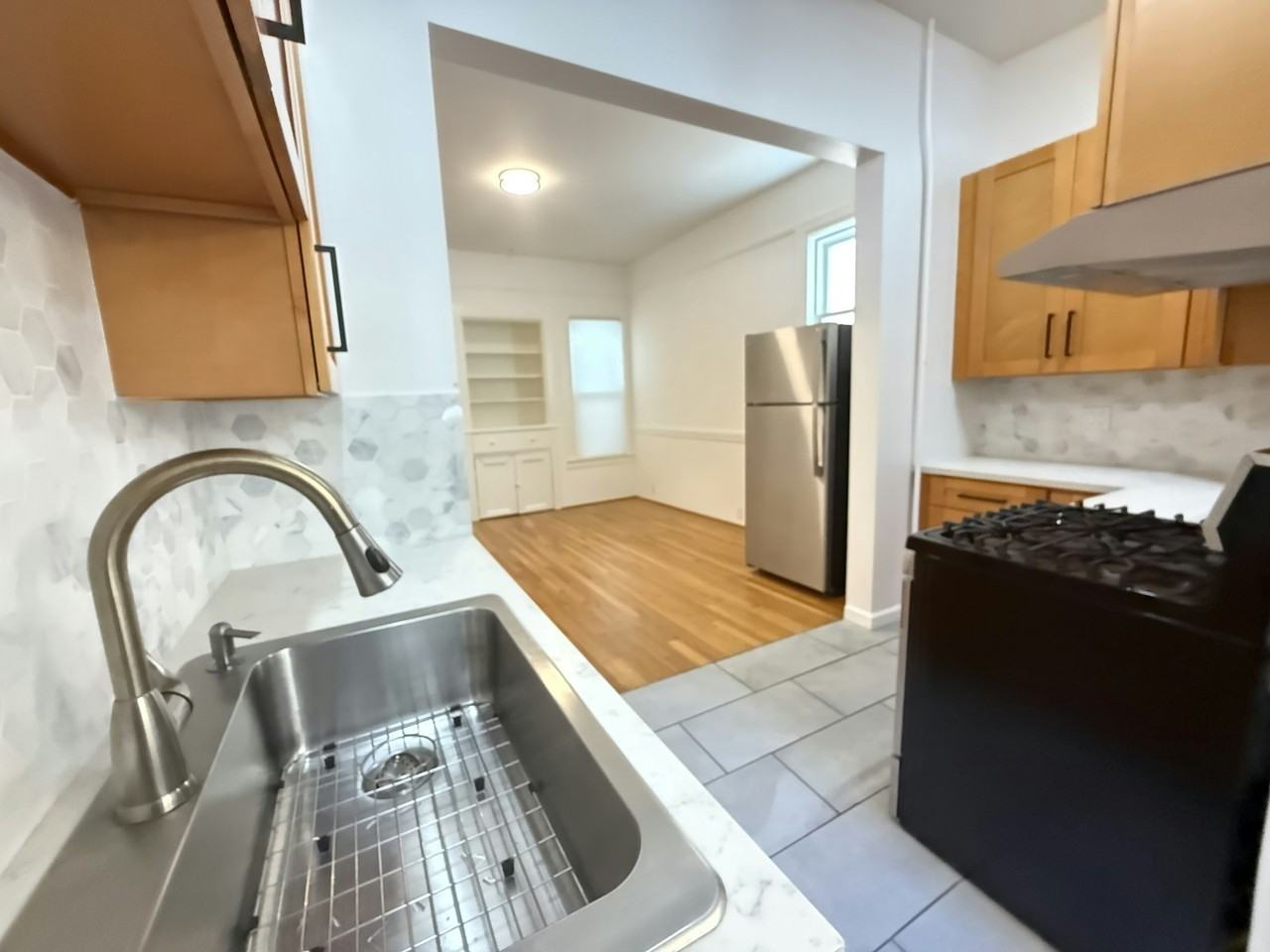 3248 Folsom Street, Unit 1 - Photo 3 of 19