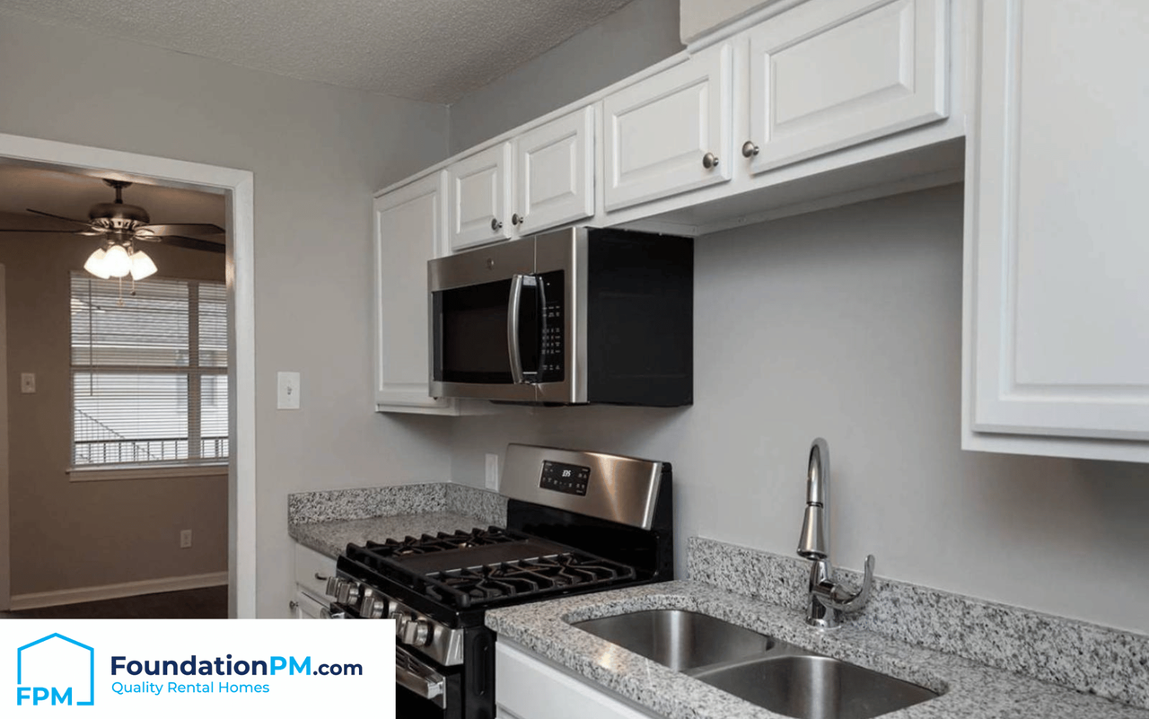267 Greenlaw Avenue - Photo 3 of 26