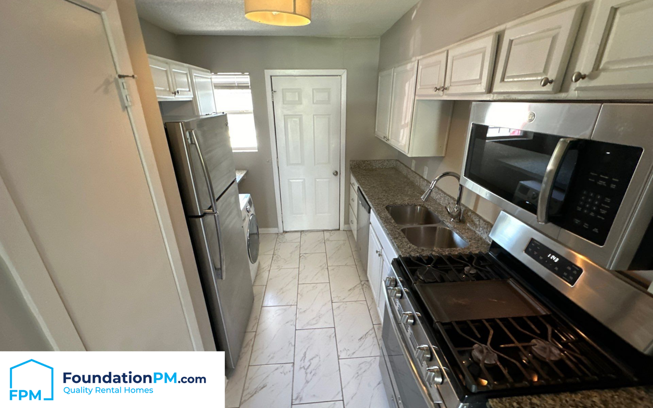 267 Greenlaw Avenue - Photo 4 of 26