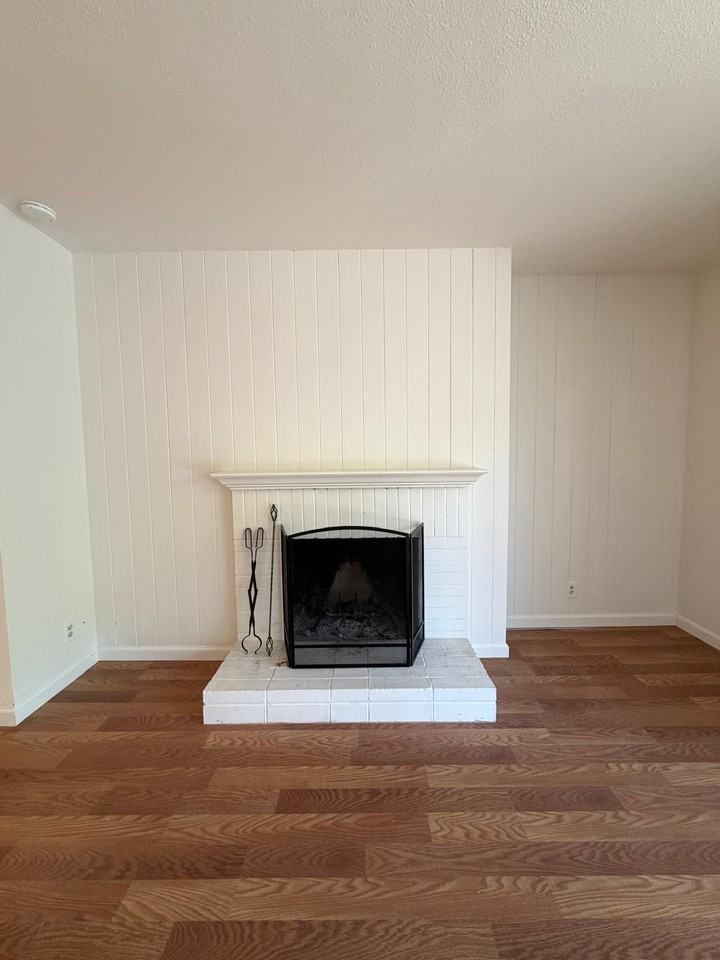 921 E Blithedale Pinetree Plaza - Photo 7 of 22
