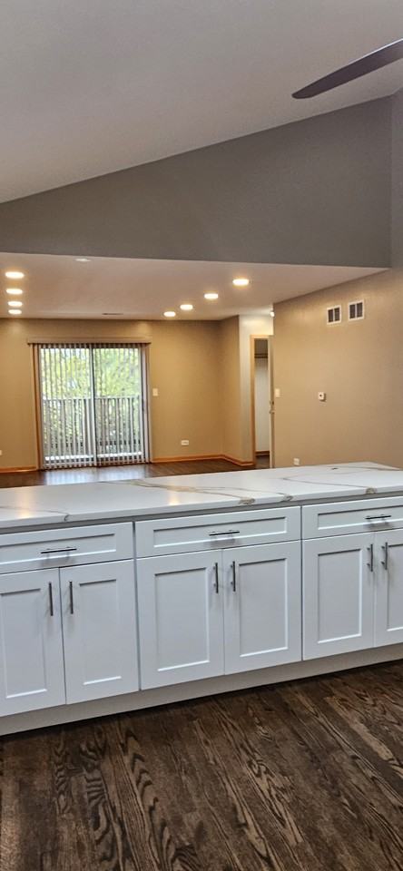 112 East Quincy Street - Photo 7 of 21
