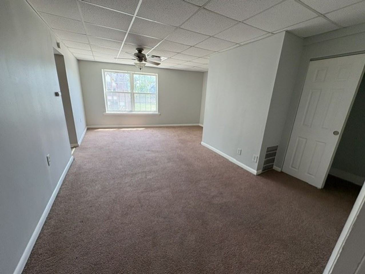 776 N Main St - Photo 3 of 7