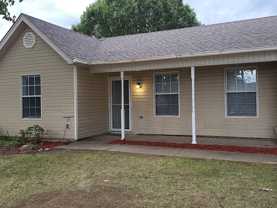 303 Ray St #1 - Photo 1 of 1