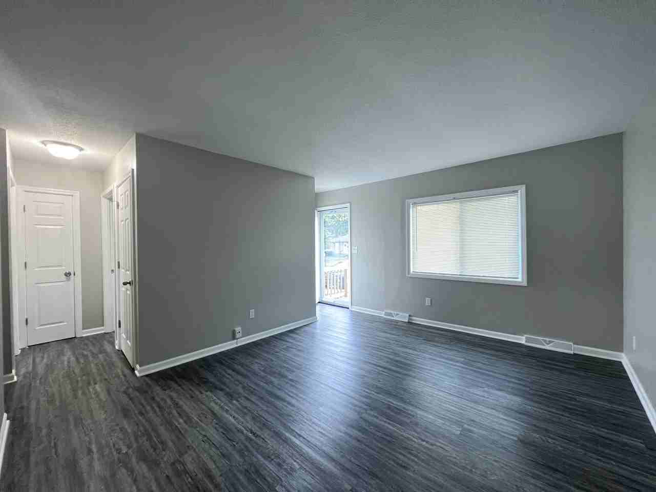 515 Ne Corder St #A - Photo 3 of 9