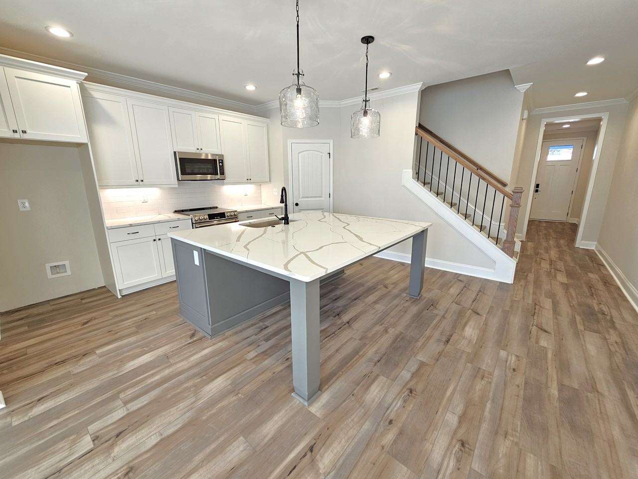 411 Perry Ave #1 - Photo 2 of 21