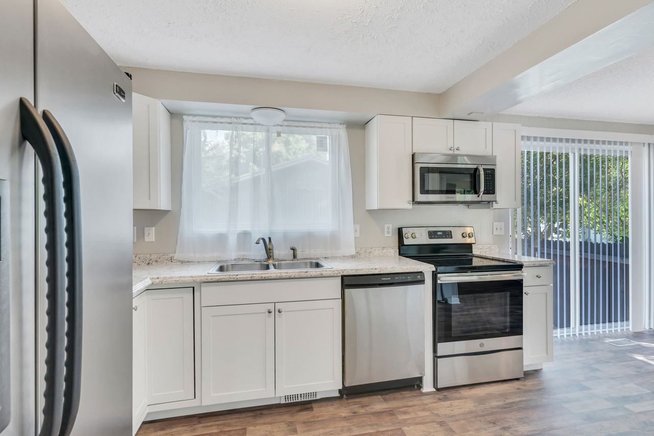 3076 Westcove Dr #1 - Photo 6 of 23