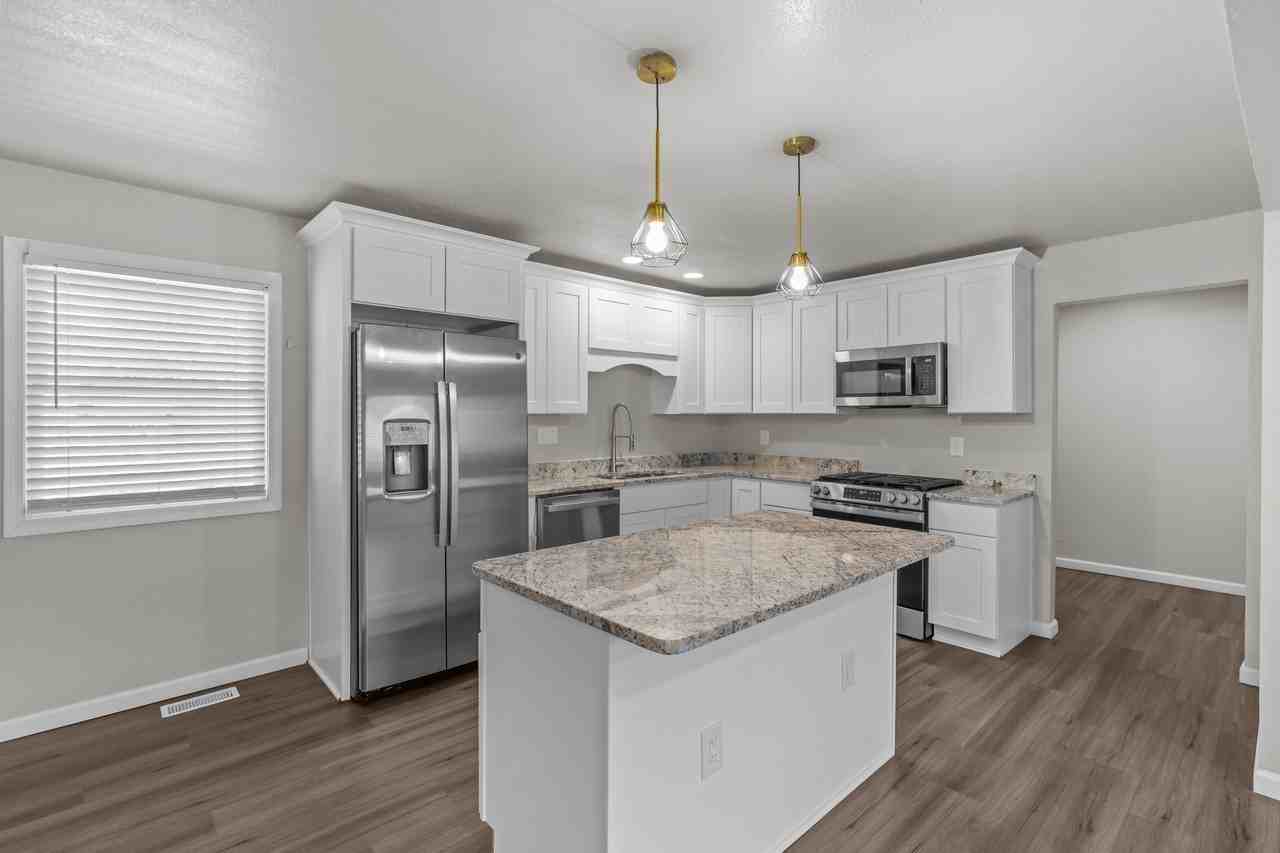 1408 Quiet Ct #1 - Photo 6 of 37