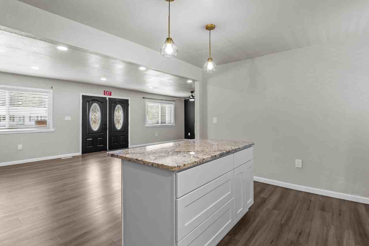1408 Quiet Ct #1 - Photo 7 of 37