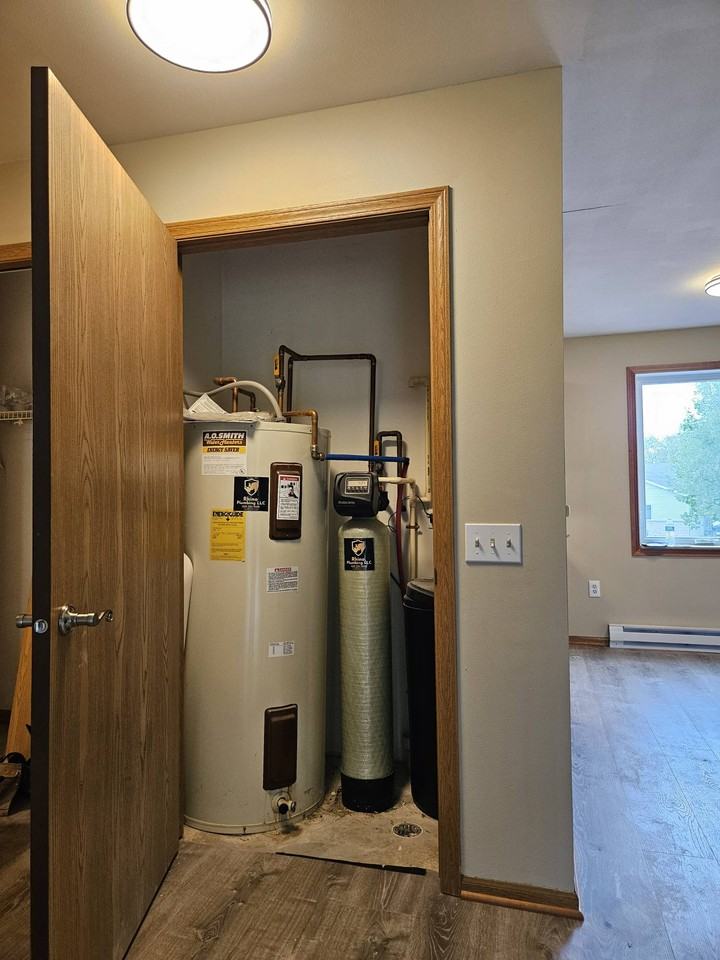 112 Lakewood Ter #4 - Photo 3 of 13