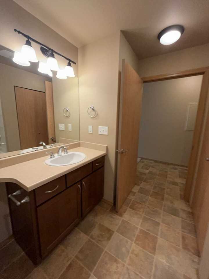Mckenze Square Apartments - Photo 5 of 18