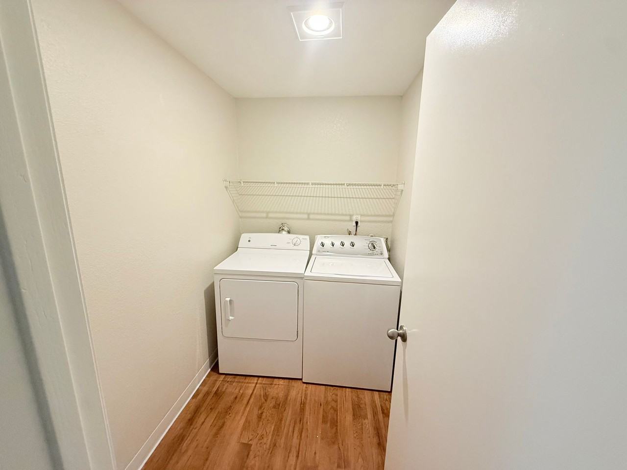 Redondo Terrace: Renovated Units, W/D in Unit, Private Balcony, Fireplace - Photo 6 of 31