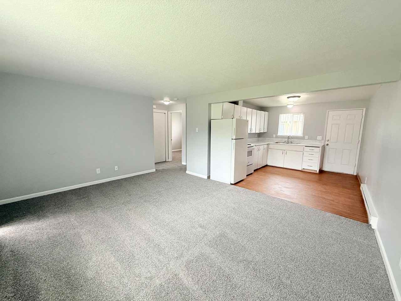 View at the Lake II: New Management + Leasing Specials! Pool, Balcony, Laundry on Site - Photo 2 of 22