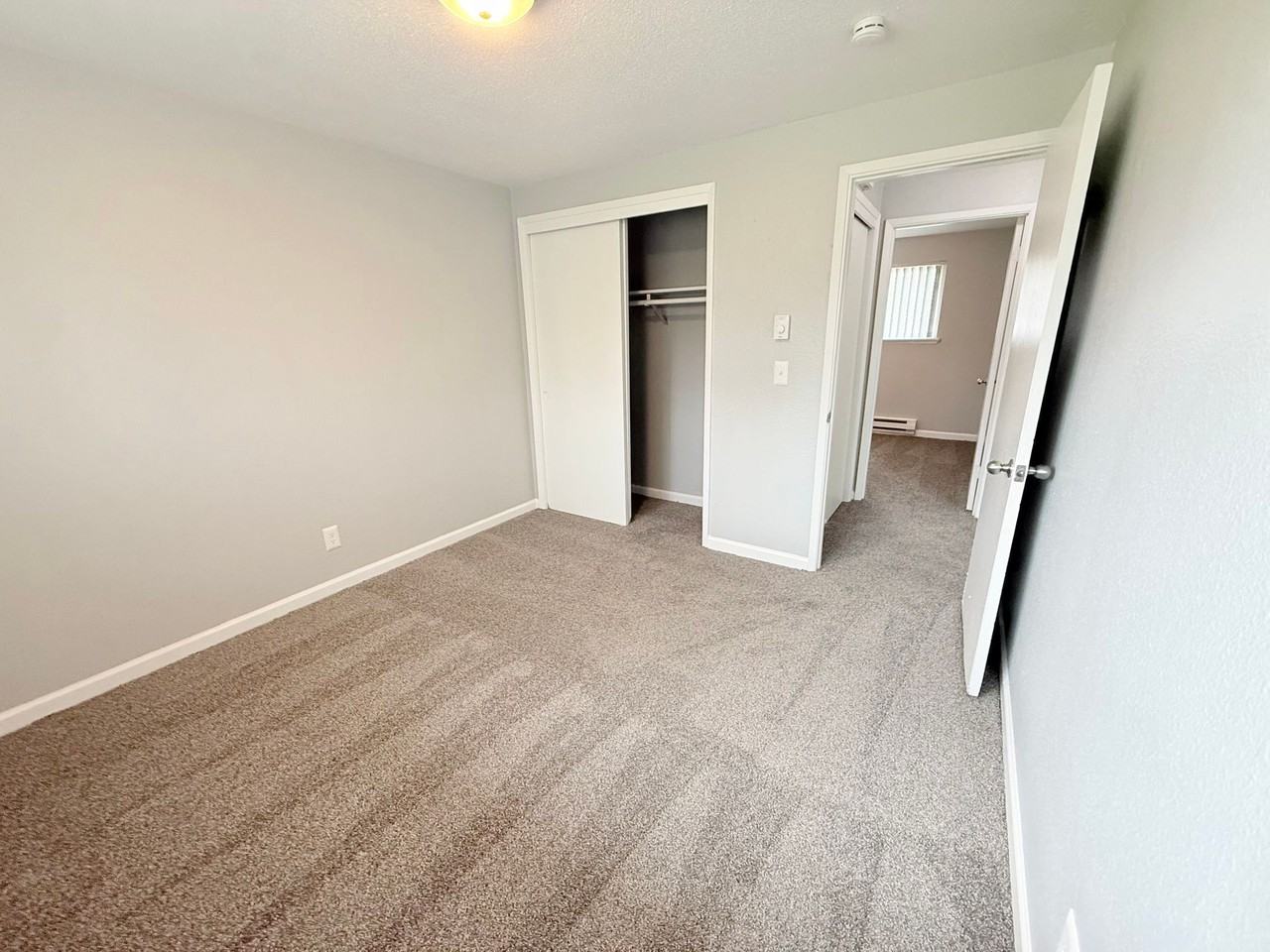 View at the Lake II: New Management + Leasing Specials! Pool, Balcony, Laundry on Site - Photo 4 of 22