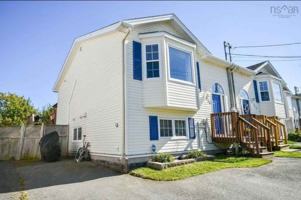 featured image of 215 Jeep Cres #1