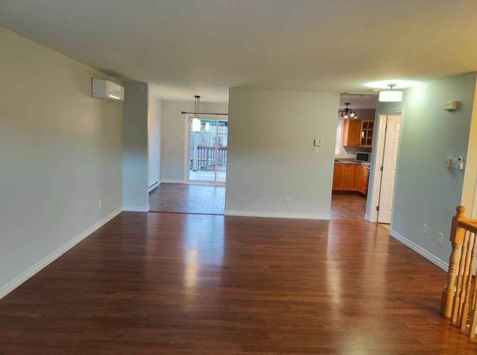 215 Jeep Cres #1 - Photo 4 of 22