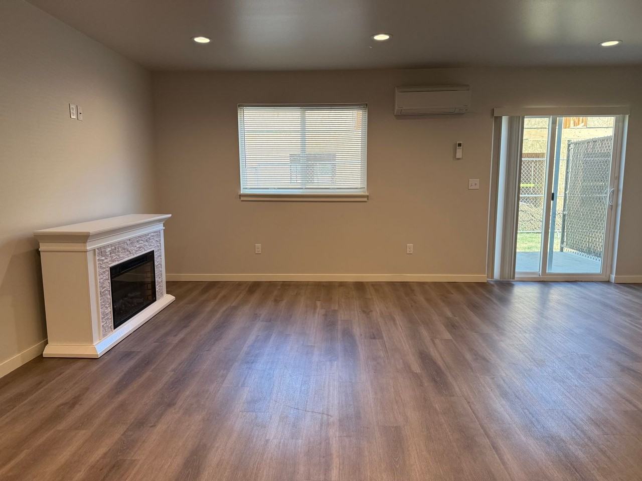 Apple Valley Town Homes - Photo 5 of 33