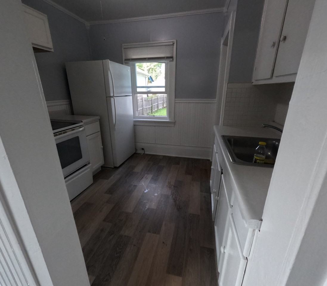 738 S 28th St #1 - Photo 3 of 15