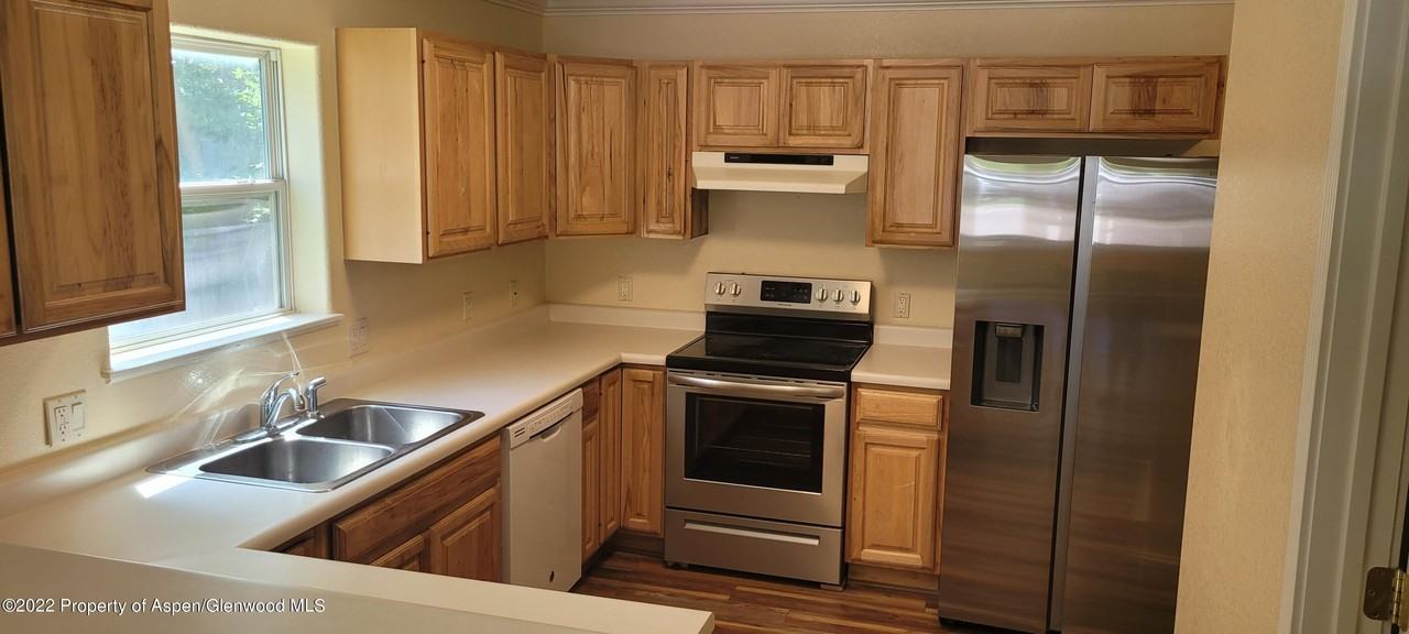 145 Caywood Cir - Photo 2 of 6