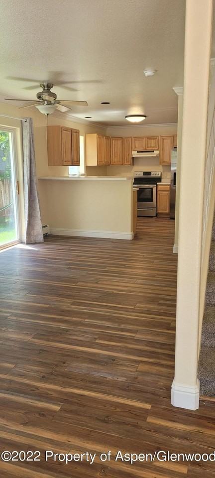 145 Caywood Cir - Photo 3 of 6