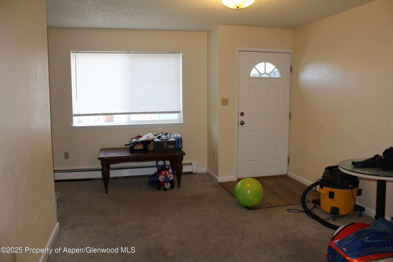2401 Rail Ave - Photo 2 of 8