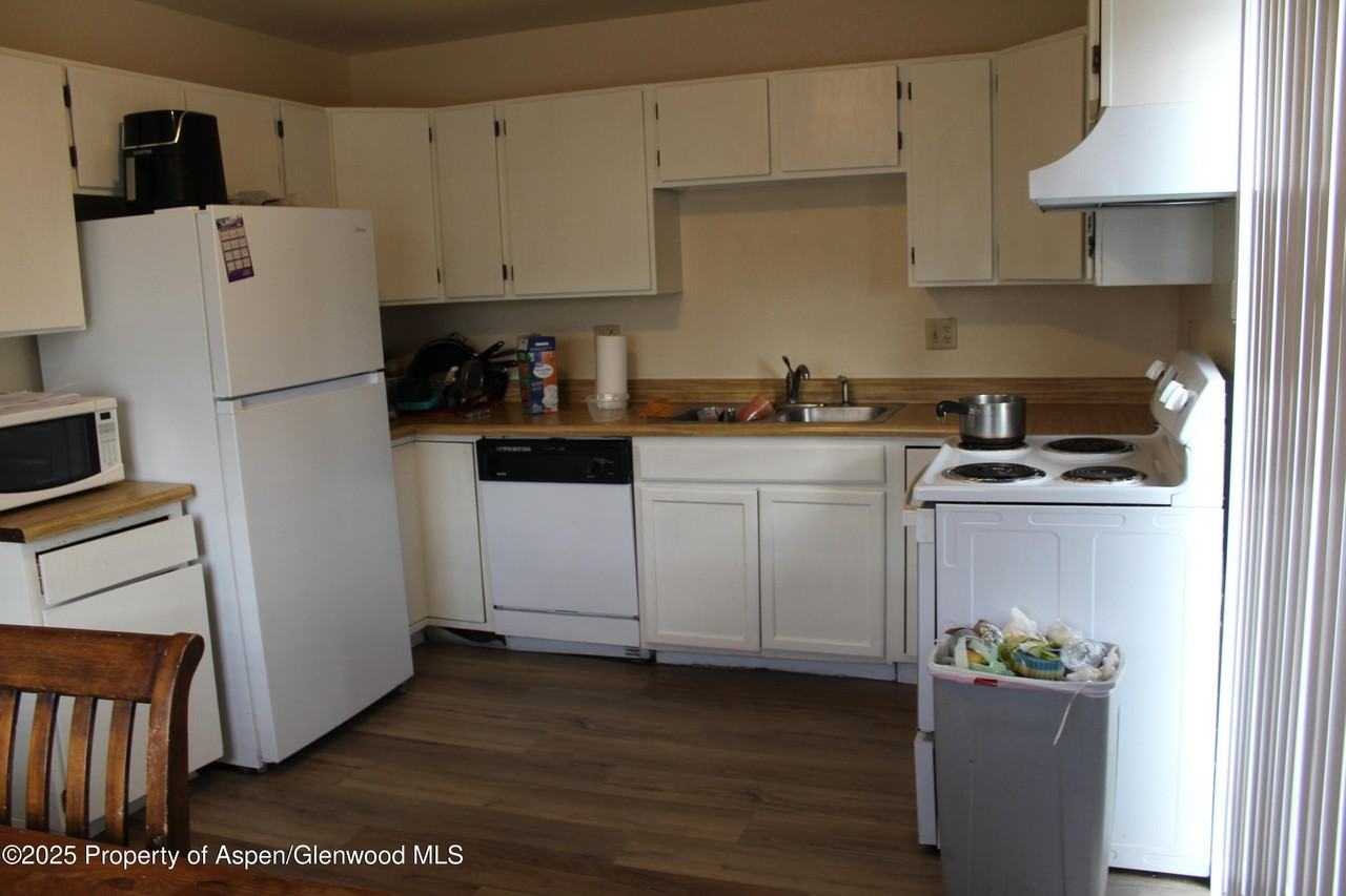 2401 Rail Ave - Photo 5 of 8