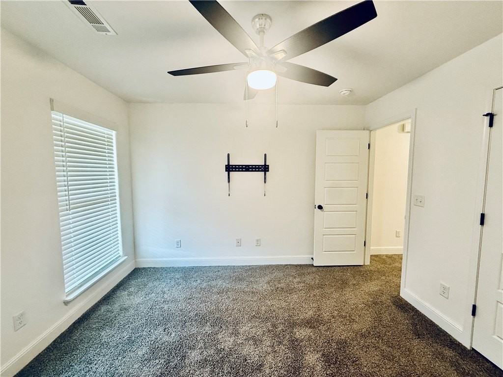 424 Nw 59 Ave - Photo 6 of 33
