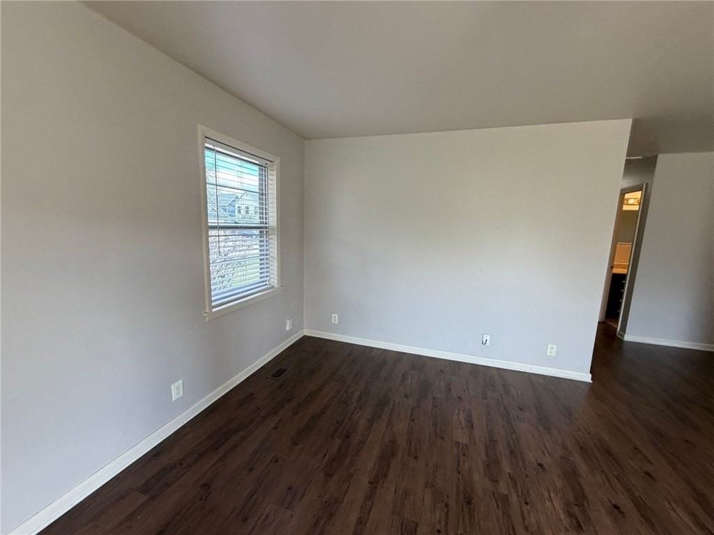 342 Sw D St - Photo 6 of 19