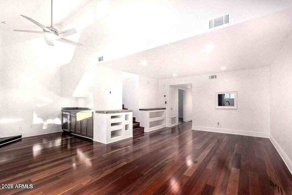 1530 S River Dr - Photo 3 of 25