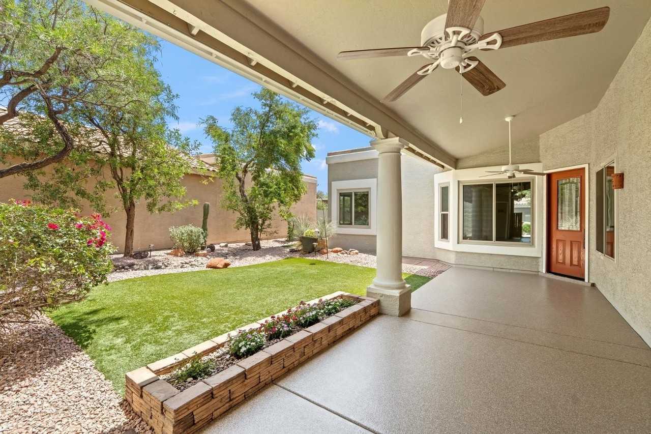 9343 E Windrose Dr - Photo 5 of 44