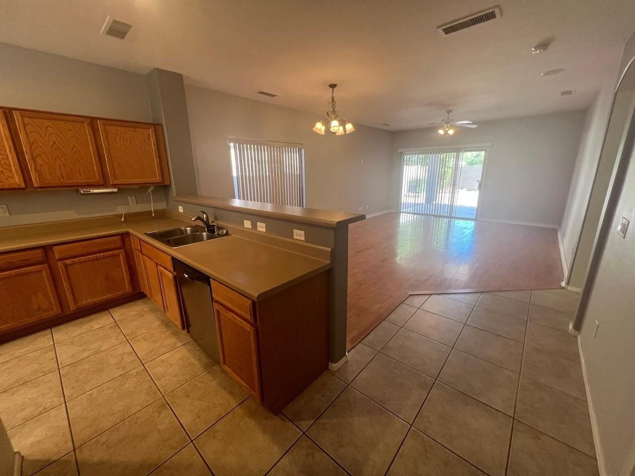 16829 W Cottonwood St - Photo 3 of 28