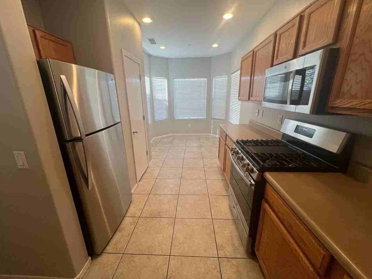 16829 W Cottonwood St - Photo 6 of 28