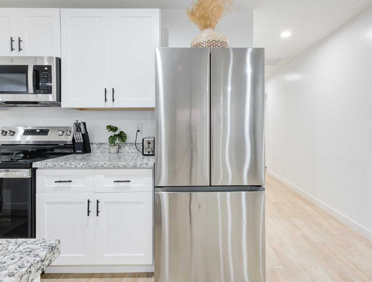 2119 W Mariposa St - Photo 6 of 18