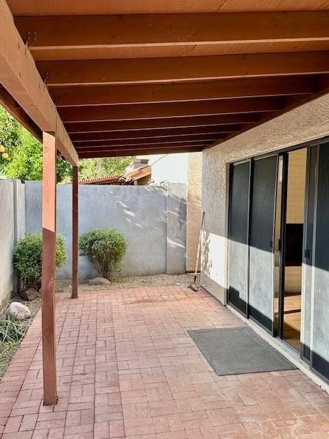 4302 N 29th Way - Photo 7 of 25