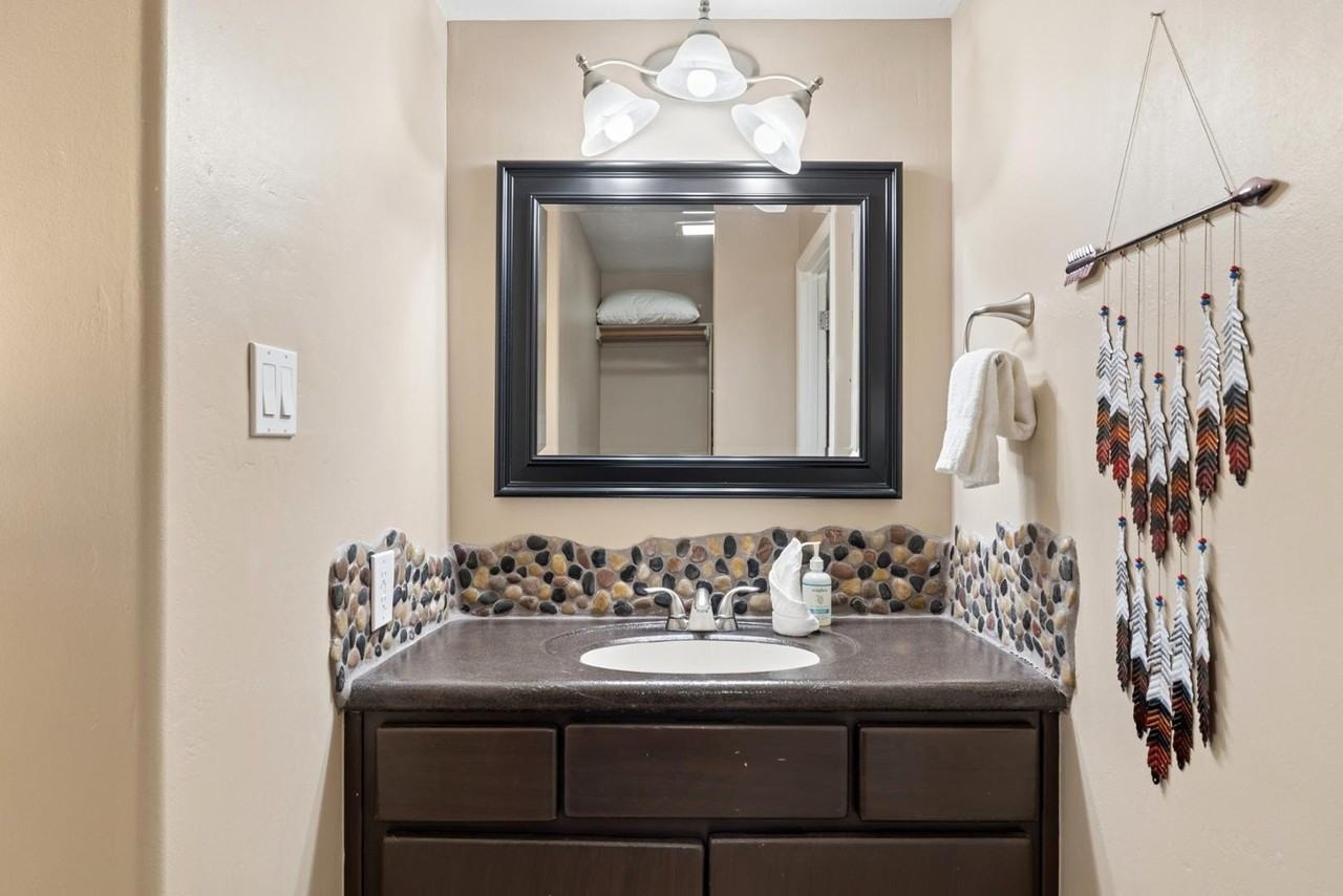 9033 W Patrick Ln - Photo 7 of 50