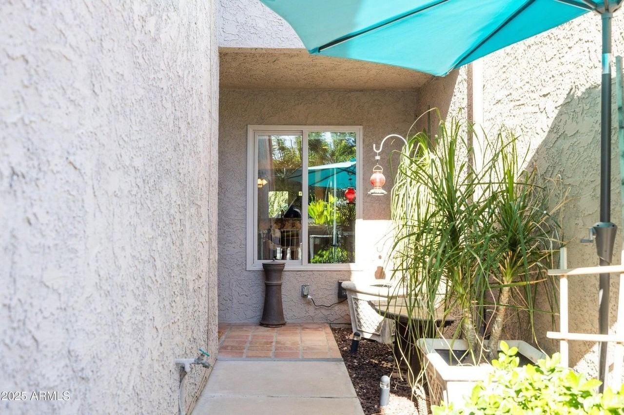 5442 S Hurricane Ct - Photo 3 of 50