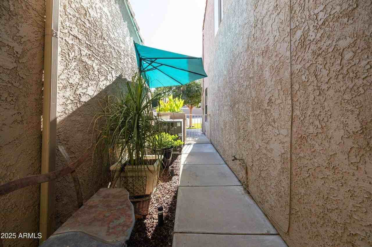 5442 S Hurricane Ct - Photo 4 of 50