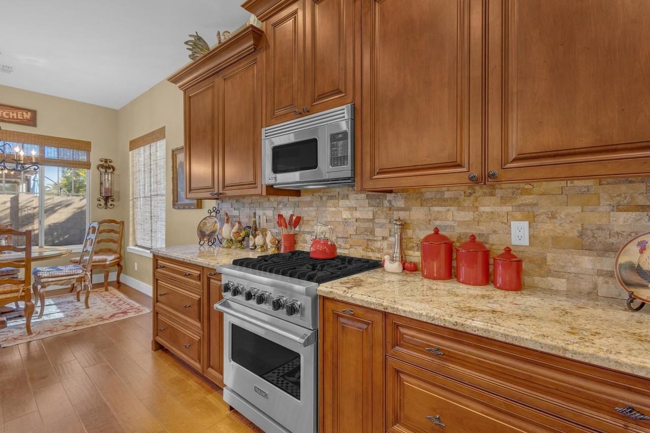 2555 S Benton - Photo 6 of 50