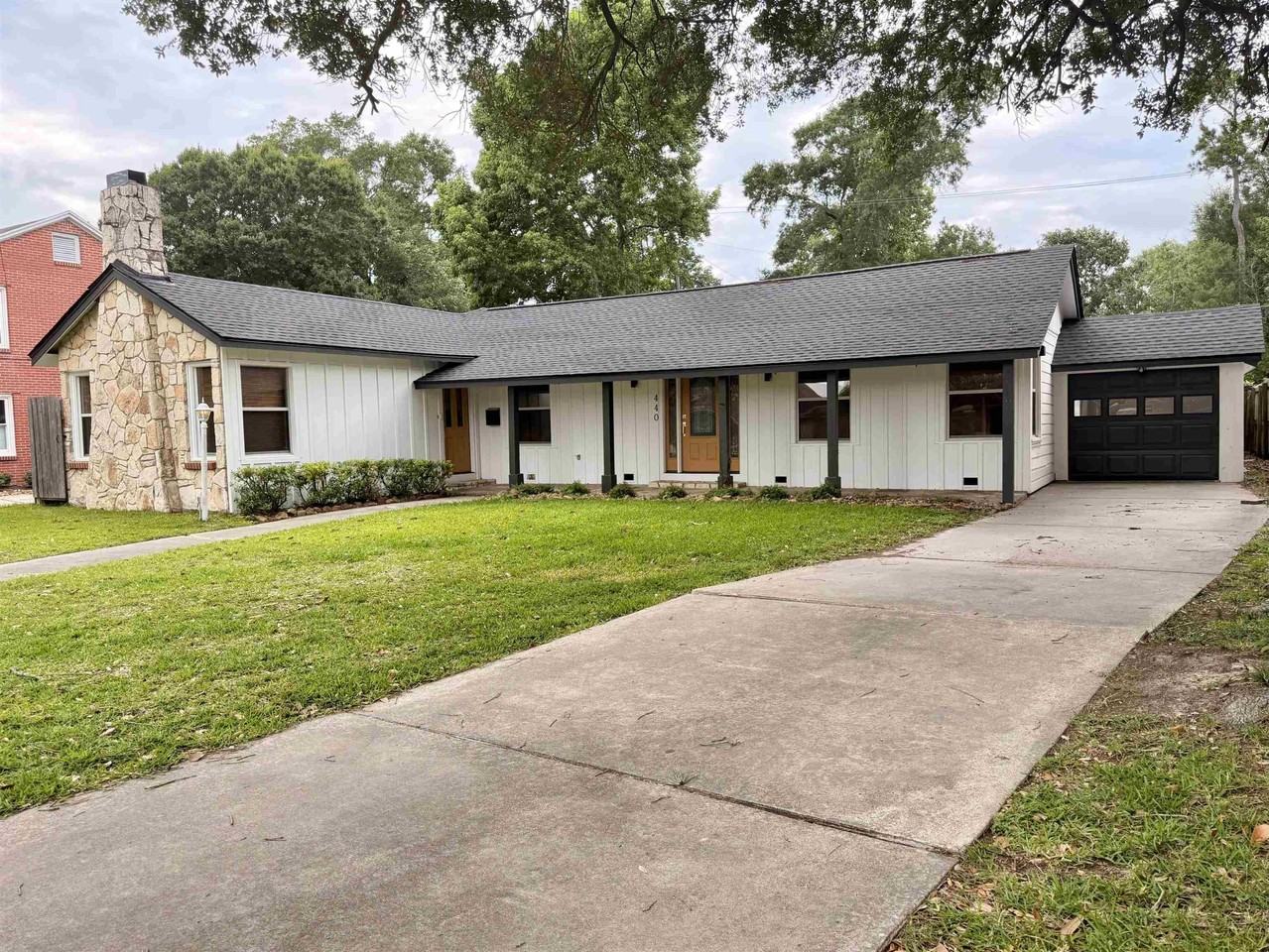 440 N Circuit Dr - Photo 2 of 30