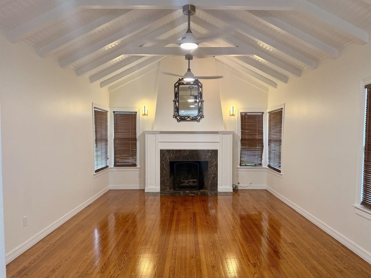 440 N Circuit Dr - Photo 4 of 30