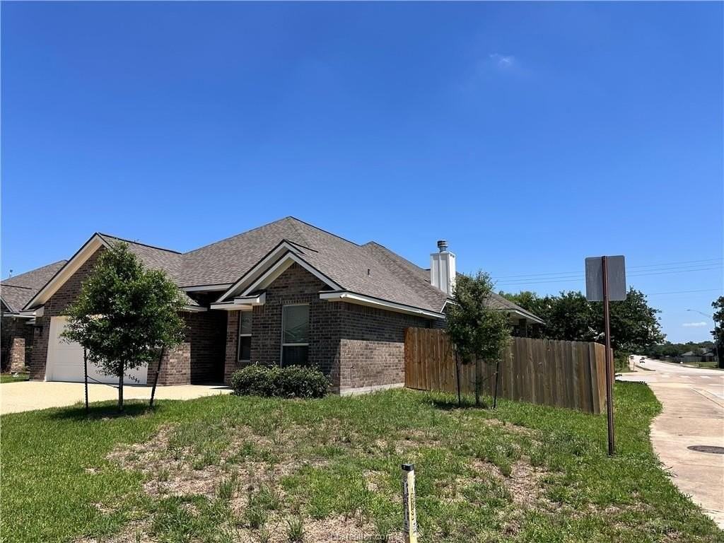 900 Dove Chase Ln - Photo 2 of 18