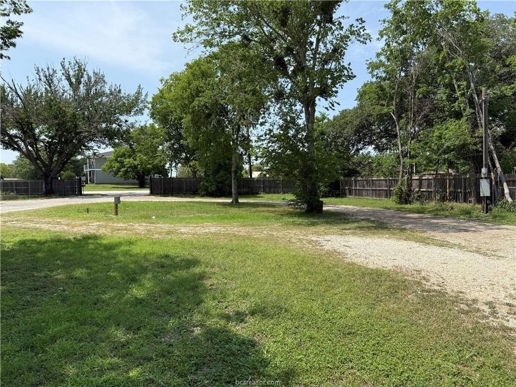 1805 W Highway 21 - Photo 7 of 9